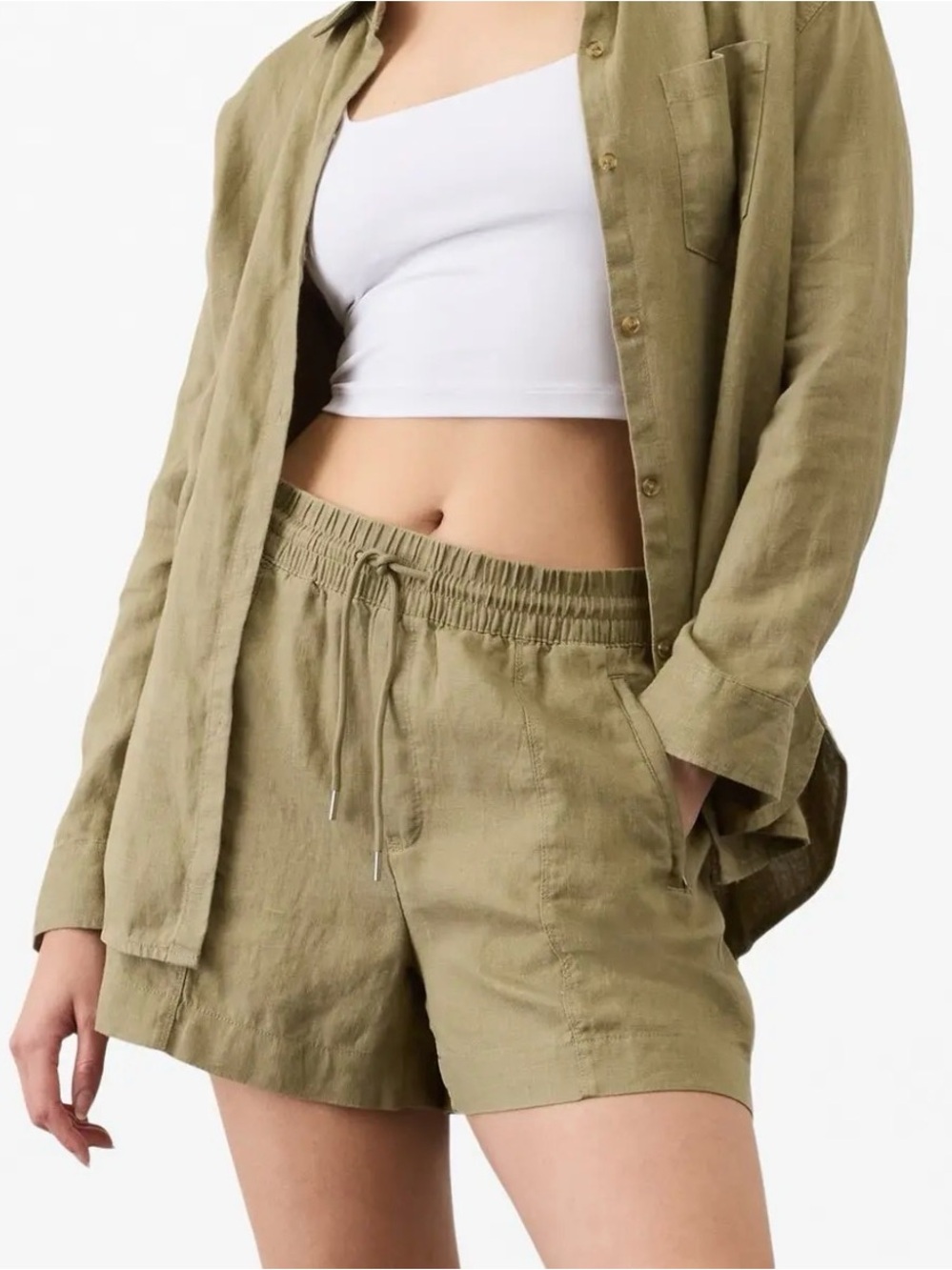 Athleta Retreat Linen Mid Rise 4” Shorts in olive